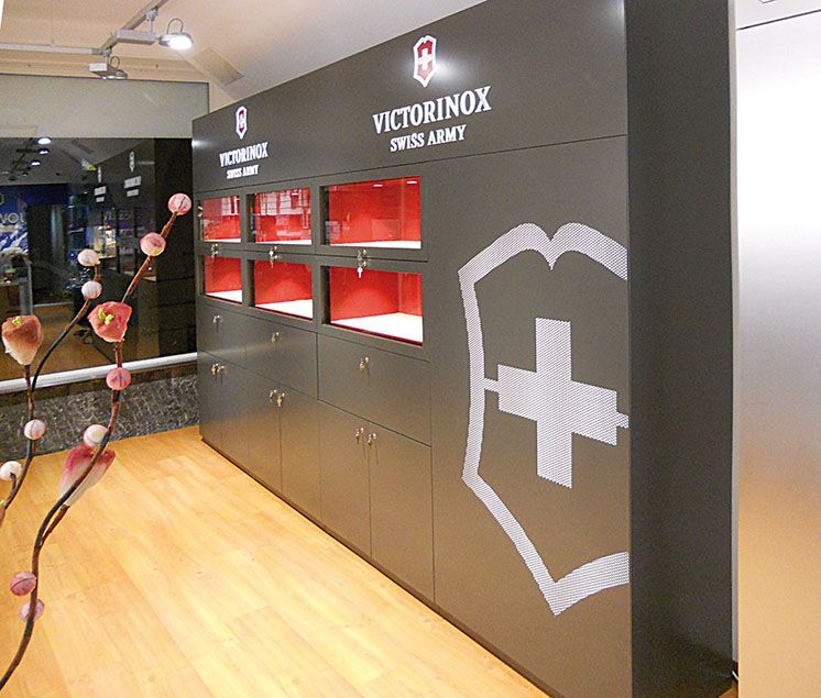 VIREA High-end Ladenbau - Möbel & Objekteinrichtungen für Victorinox